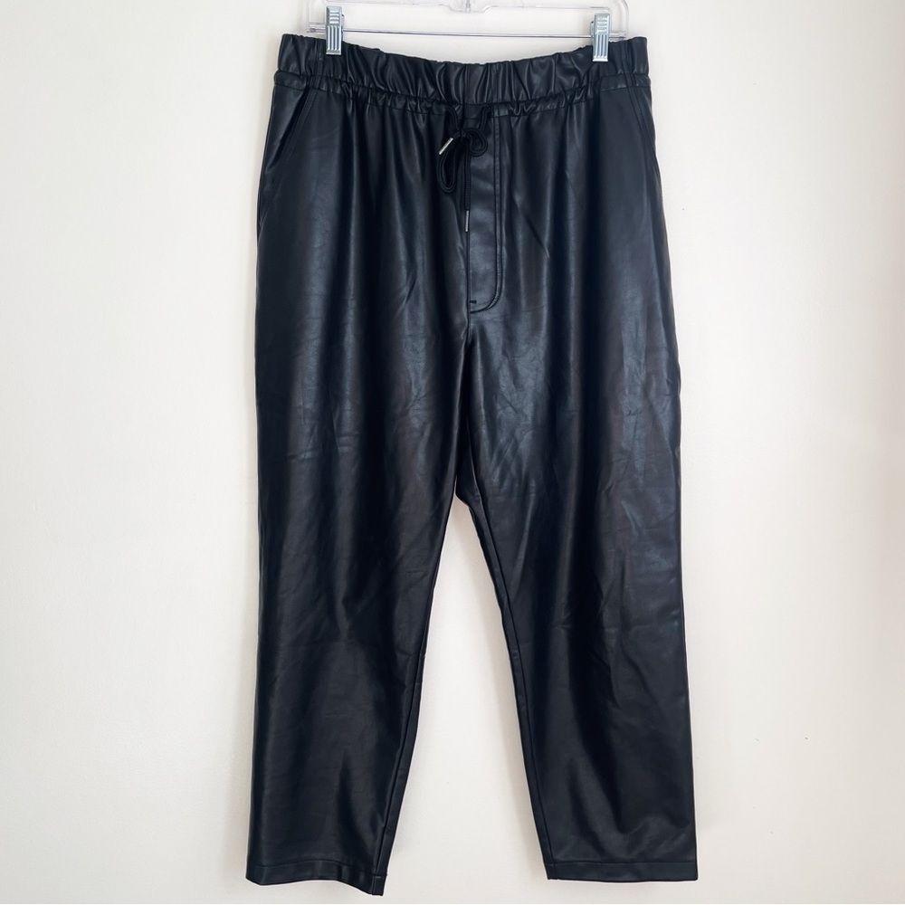 Abercrombie & Fitch Vegan Faux Leather Pull on Taper Pants Black Stretch size XL